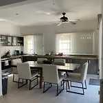 Espacioso Hogar En 5Ta Av
